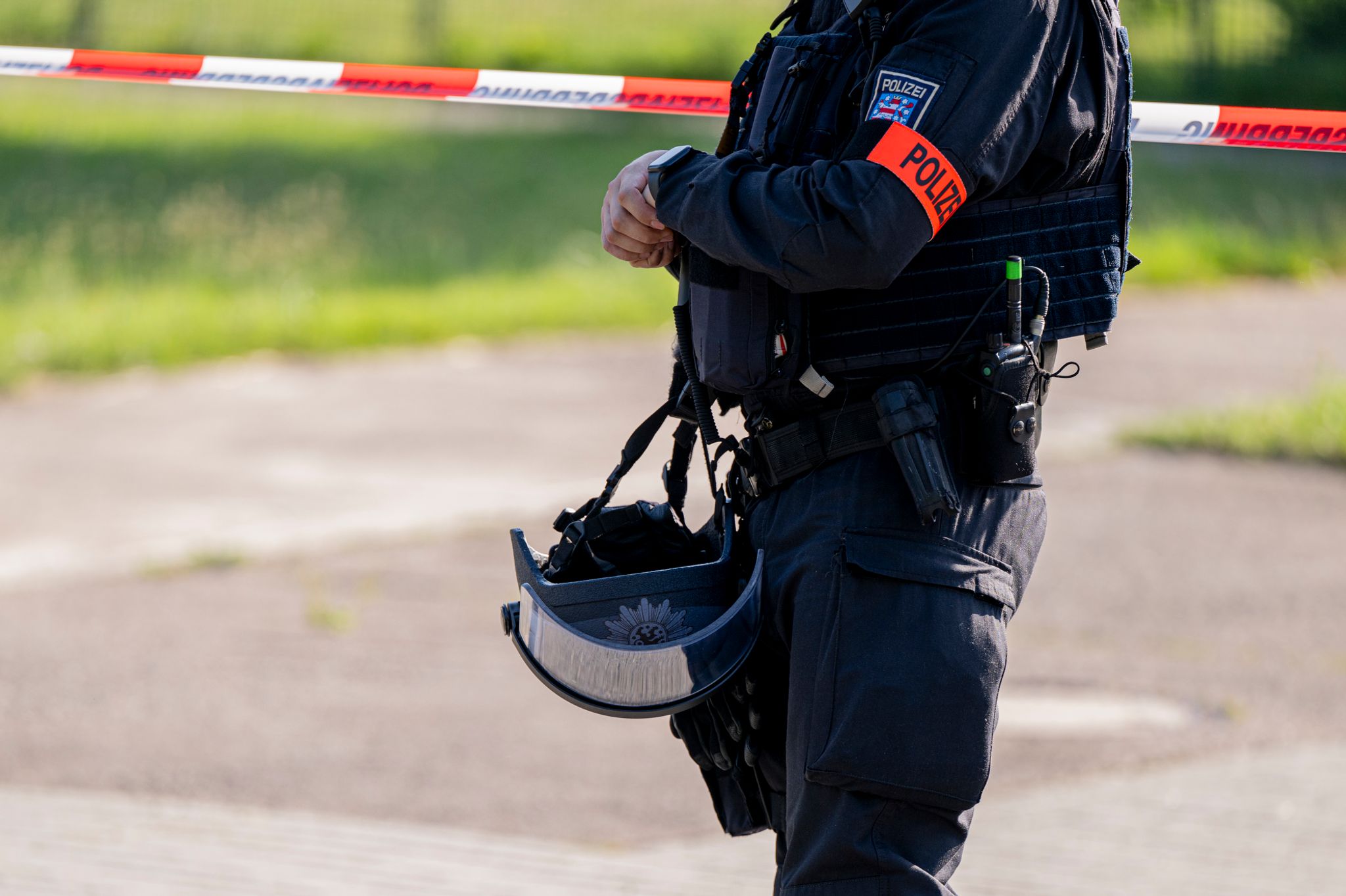 Mann in Erfurt erschossen 
Nach mutmalichem Mord in Erfurt: Ermittlungen laufen weiter. Jacob Schrter/dpa