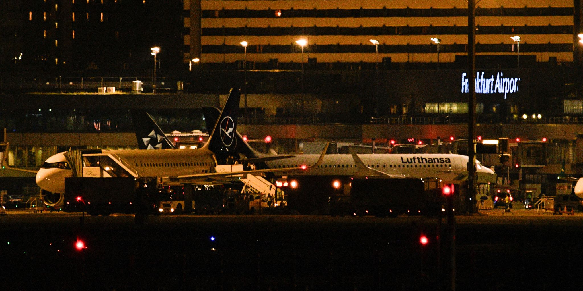 Lufthansa schont die Kerosin-Lager in Frankfurt.